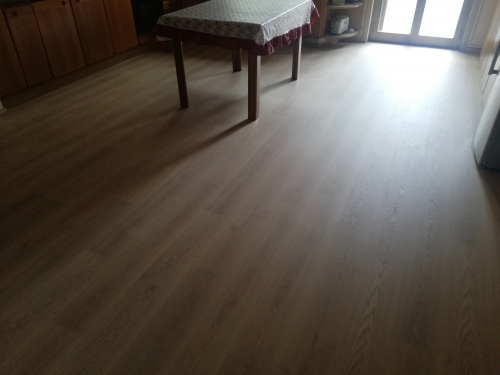 Realizzazione nuova pavimentazione in laminato su pavimentazione esistente